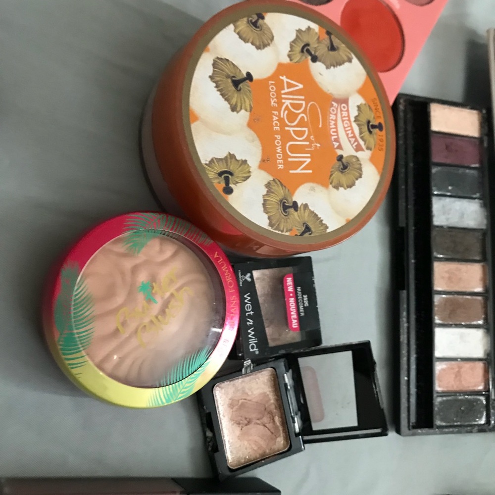 Makeup bundle - Picture 6 of 6